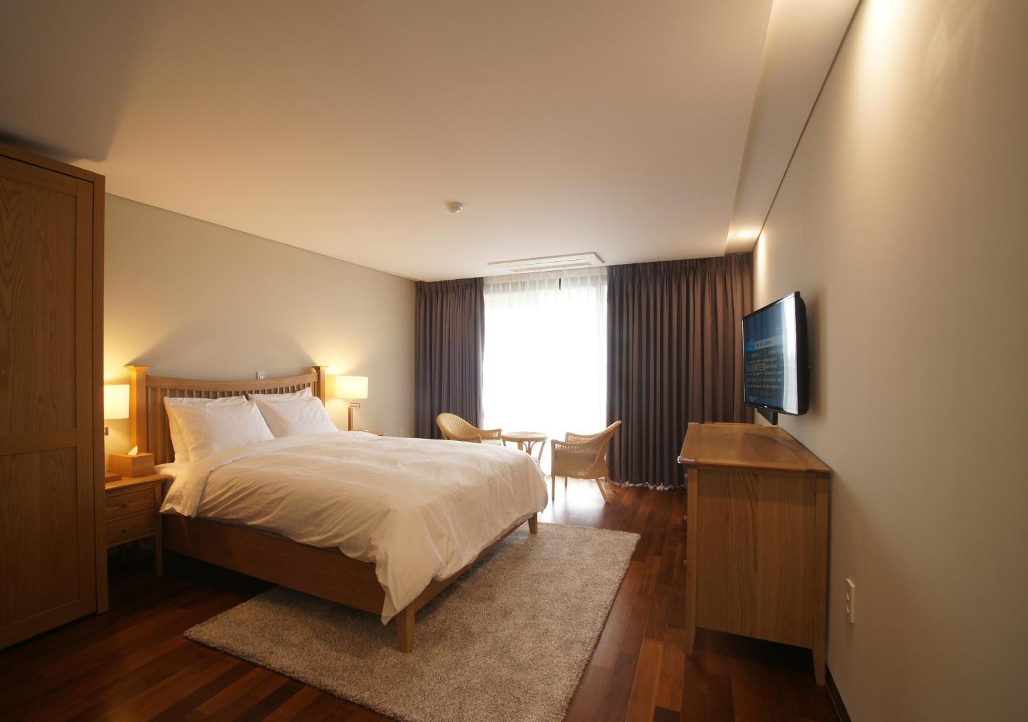סאוגוויפו Illeinn Hotel מראה חיצוני תמונה
