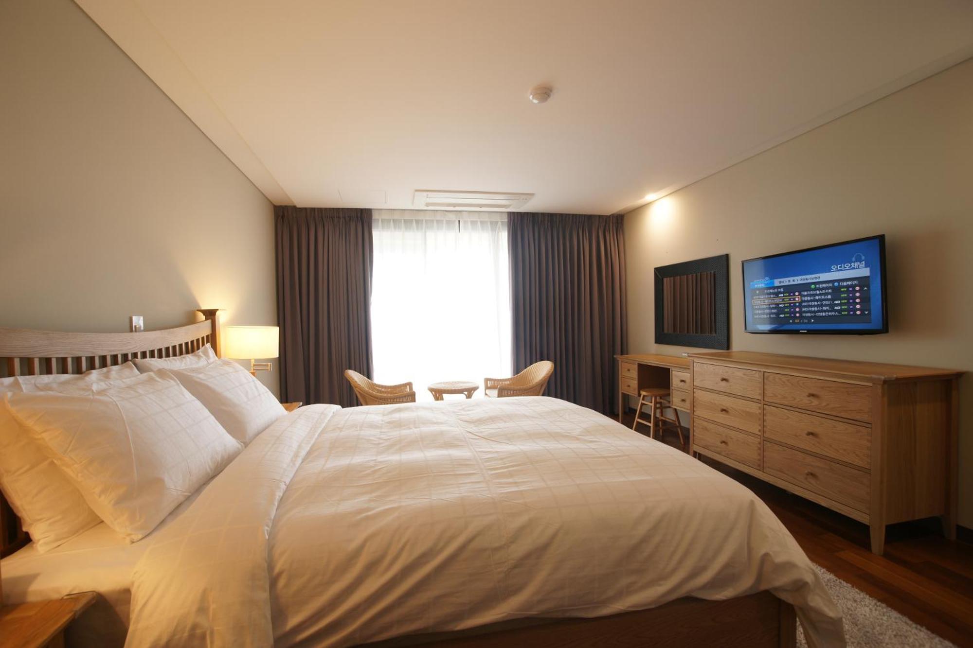 סאוגוויפו Illeinn Hotel מראה חיצוני תמונה