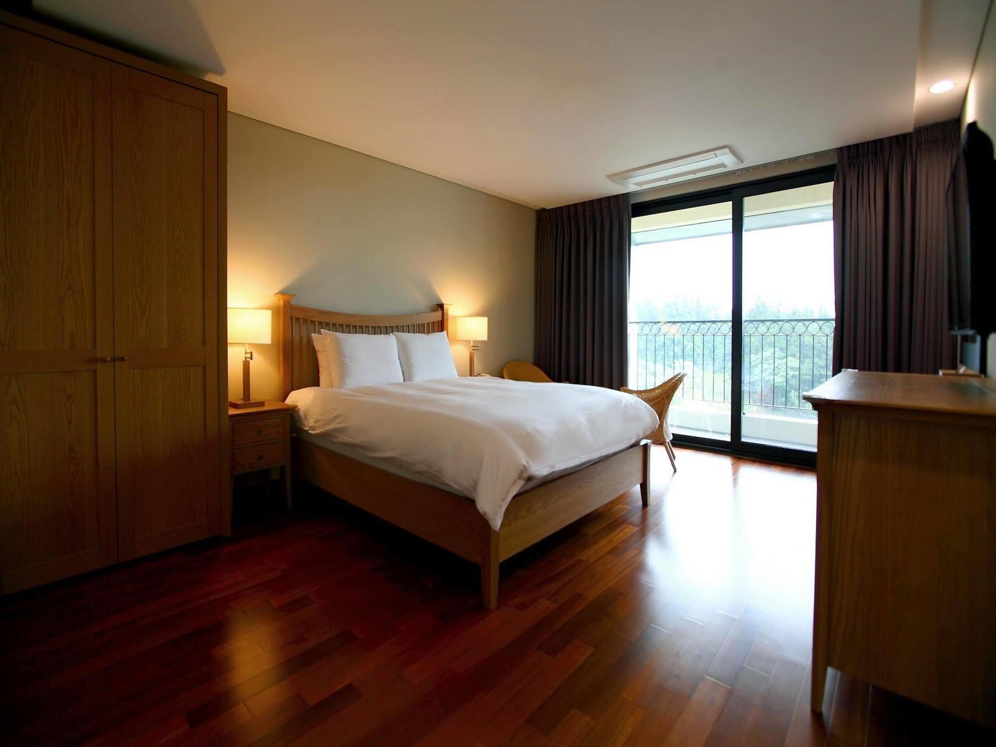 סאוגוויפו Illeinn Hotel מראה חיצוני תמונה